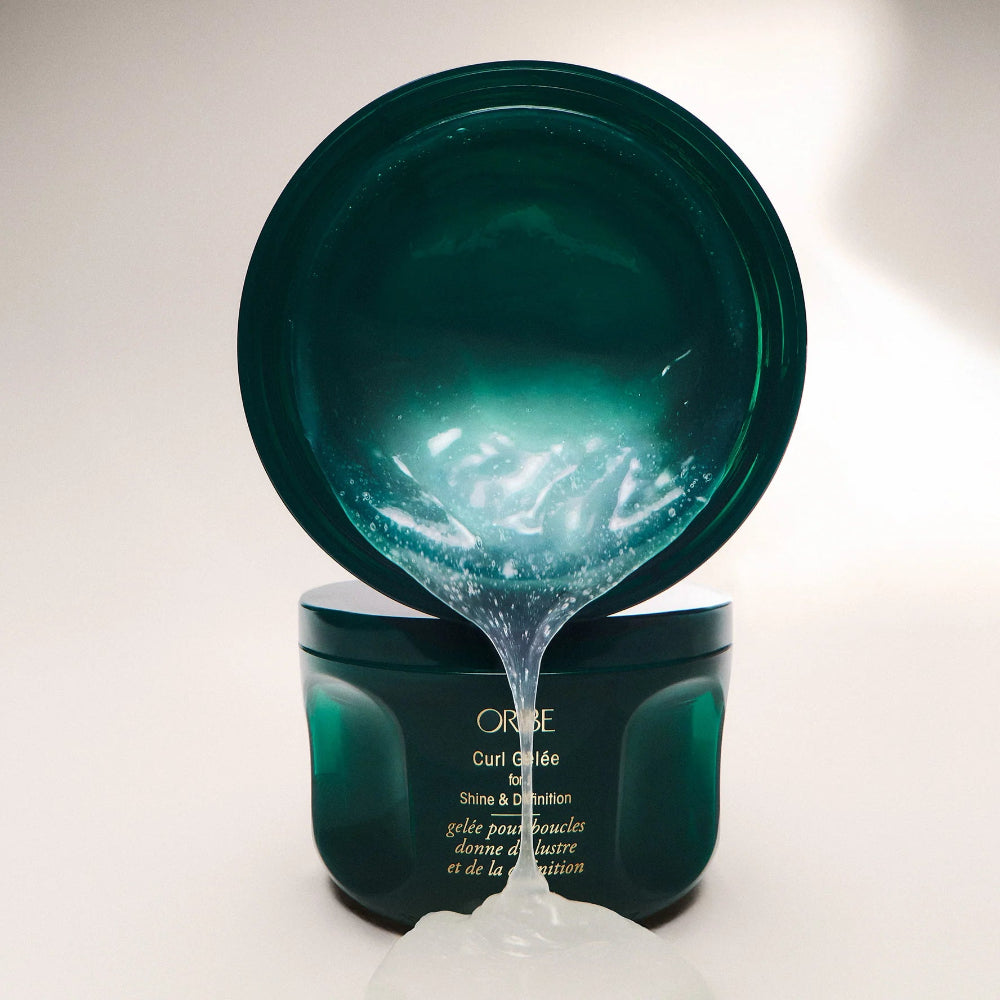 Oribe Curl Gelée lightweight styling gel texture for flexible hold and enhanced curl shape
